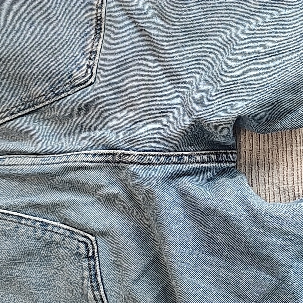 Madewell sz 27 slim boyfriend crop cut off jeans, distressed knees - Picture 13 of 13